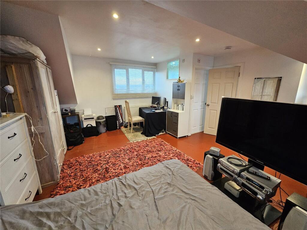 Additional property image - Thingwall Park, Fishponds, Bristol, BS16