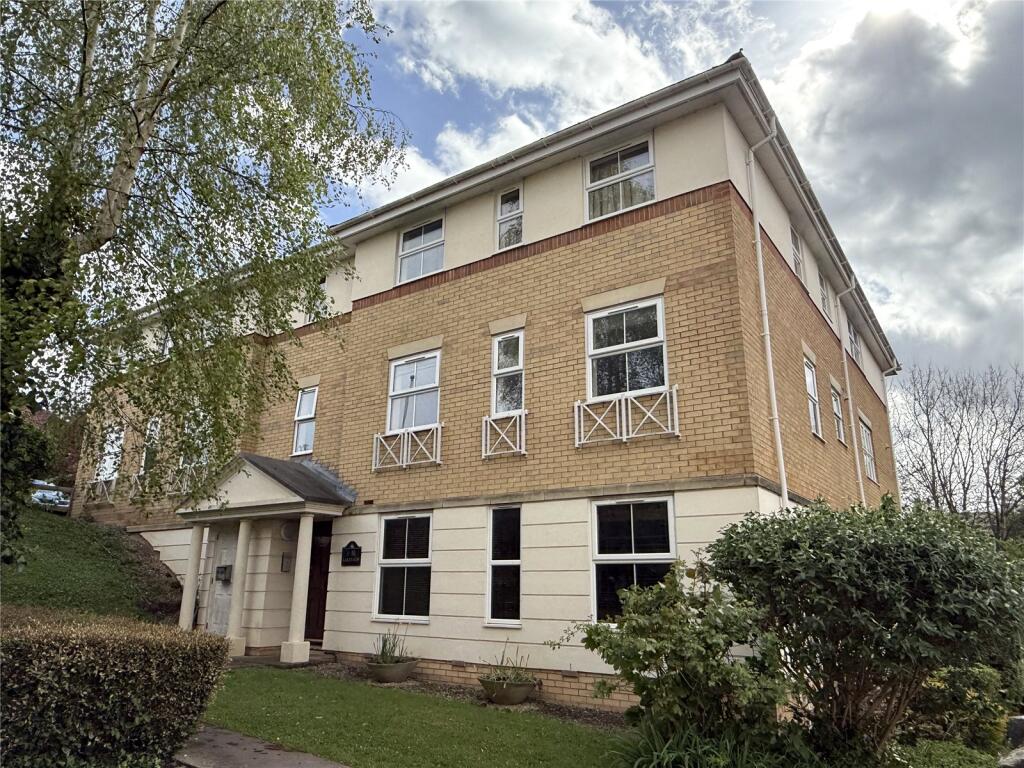 Main image of property: Lake View, Alcove Road, Fishponds, Bristol, BS16