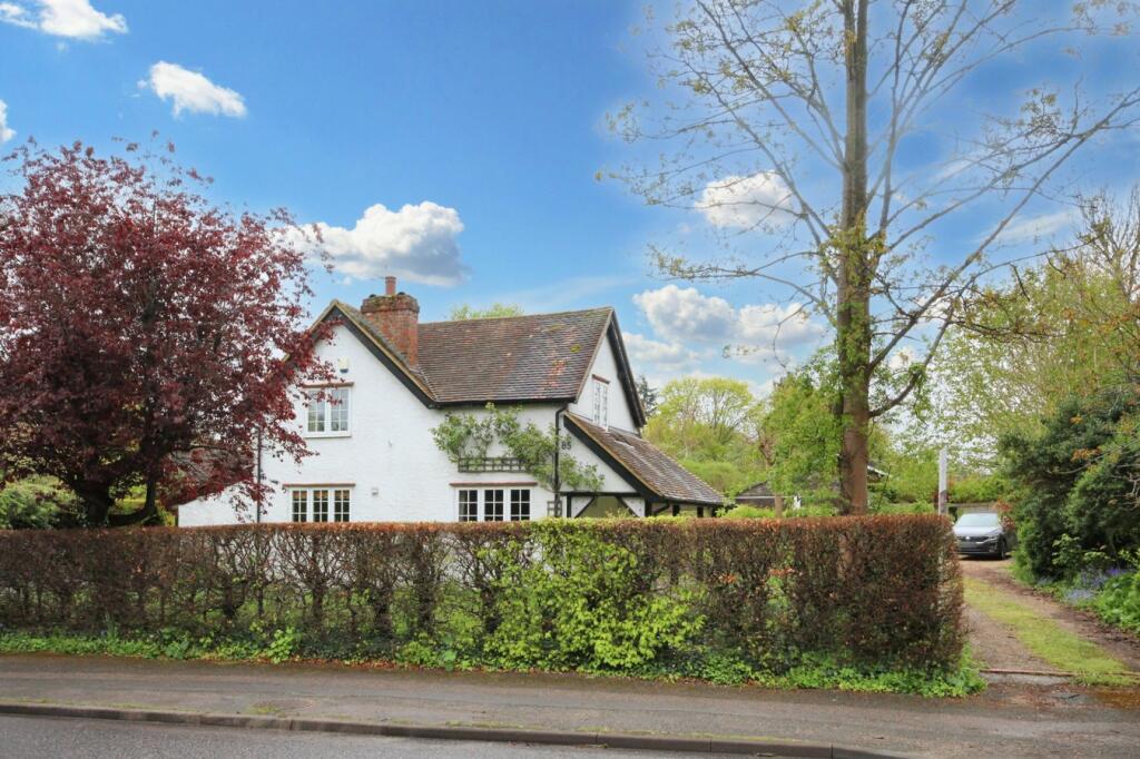 3 bedroom detached house for sale in Baldock Road, Letchworth Garden