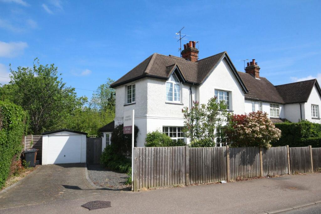 3 bedroom end of terrace house for sale in Baldock Road, Letchworth