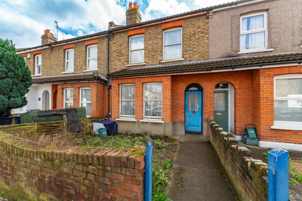 2 bedroom terraced house for sale in Dudley Gardens, Northfields, W13