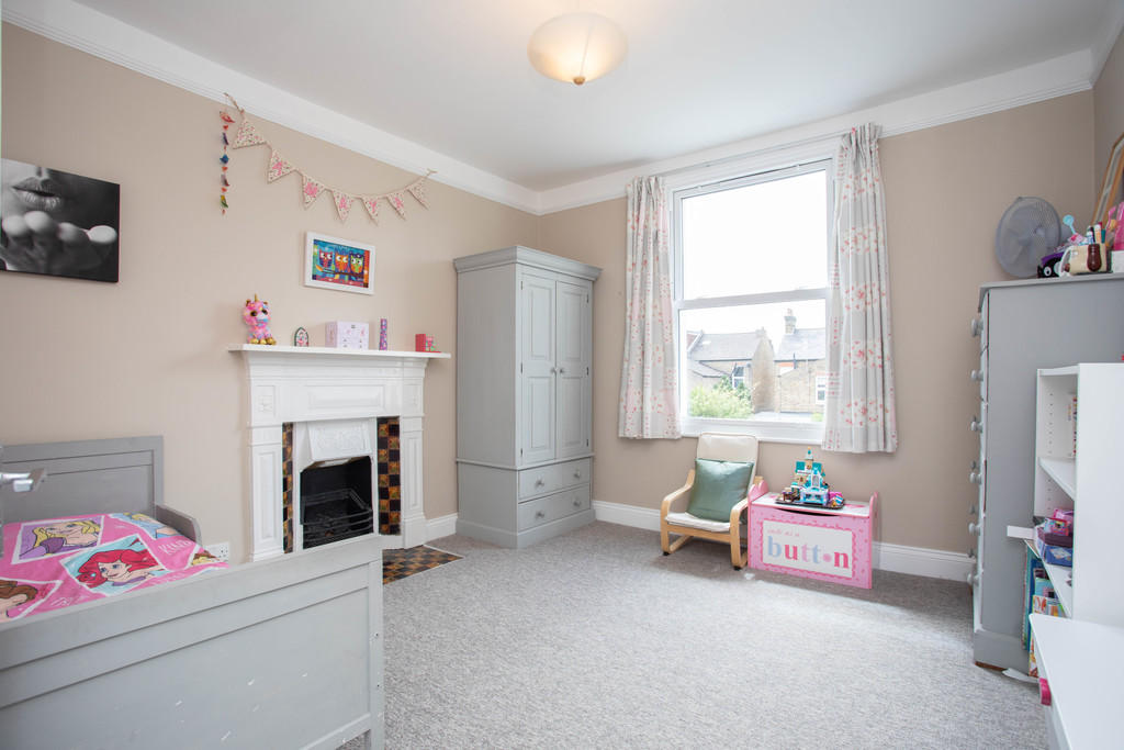 5 bedroom semidetached house for sale in Coldershaw Road, West Ealing, W13