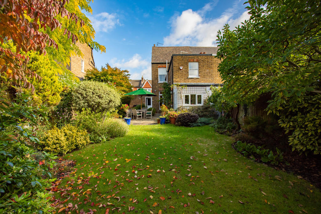 5 bedroom semidetached house for sale in Church Road, Hanwell, W7