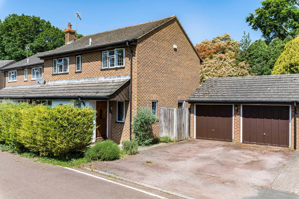 Main image of property: Goldfinch Close, Chelsfield, Orpington, Kent, BR6 6NF