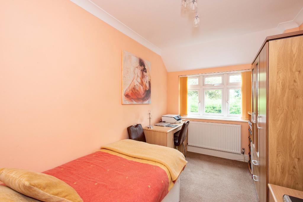 4 bedroom detached house for sale in Elm Grove, Orpington, BR6 0AA, BR6