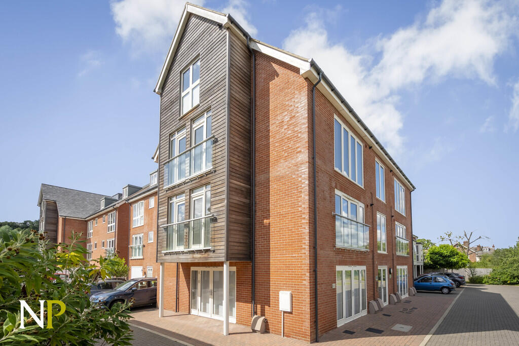 Main image of property: 3 Willowbank, Melton, Woodbridge, IP12 1FU