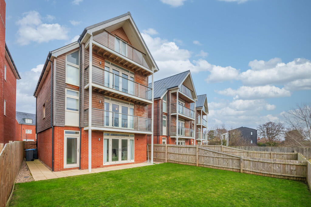 Main image of property: 14 Willowbank, Melton, IP12 1FU