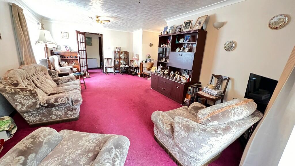 2 bedroom detached bungalow for sale in Wisbech Road, Walpole St Andrew PE14
