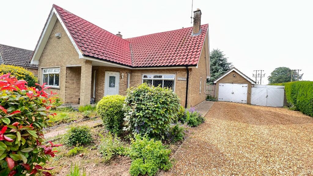 3 bedroom chalet for sale in Dowgate Road, Leverington, Cambridgeshire