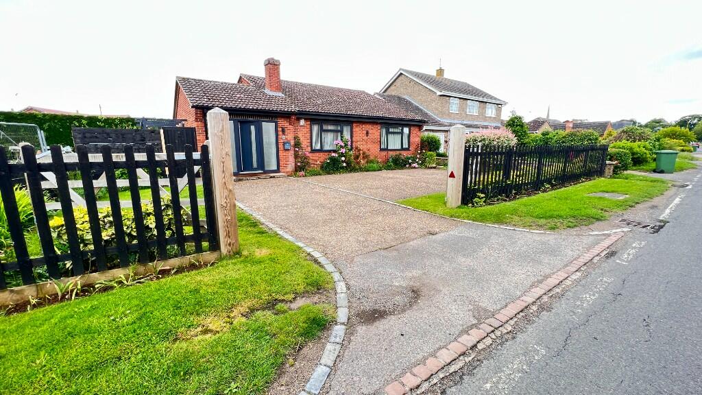 2 bedroom detached bungalow for sale in Gorefield Road, Leverington PE13