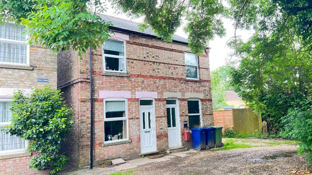 2 bedroom semidetached house for sale in Roscoe Terrace, Wisbech