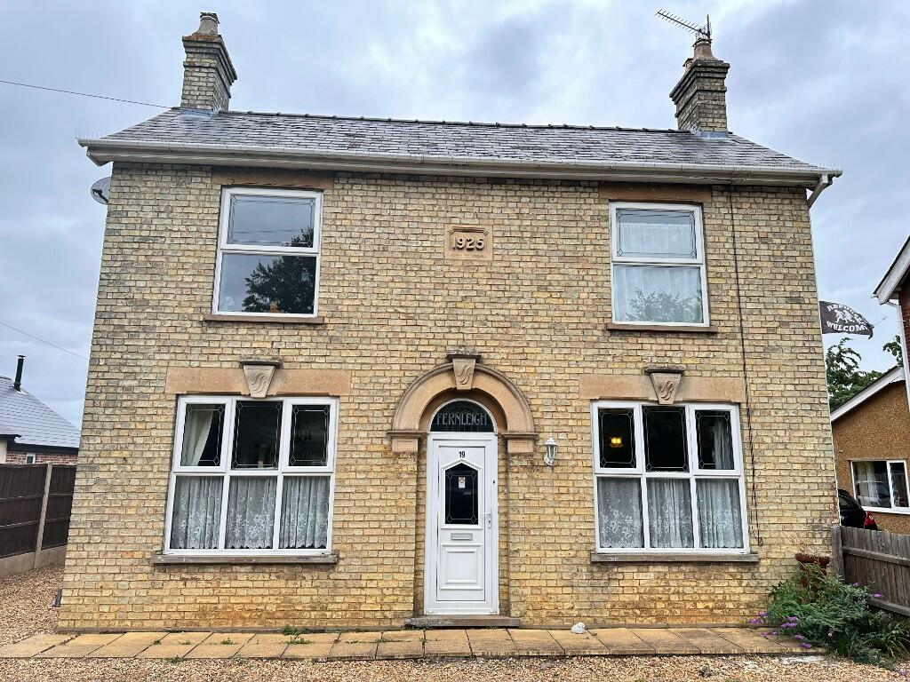 5 bedroom detached house for sale in Wimblington Road, Doddington, PE15