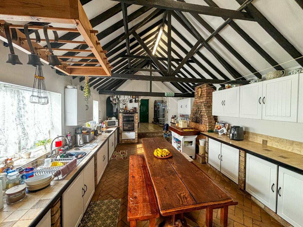 4 bedroom detached house for sale in High Street, Chatteris