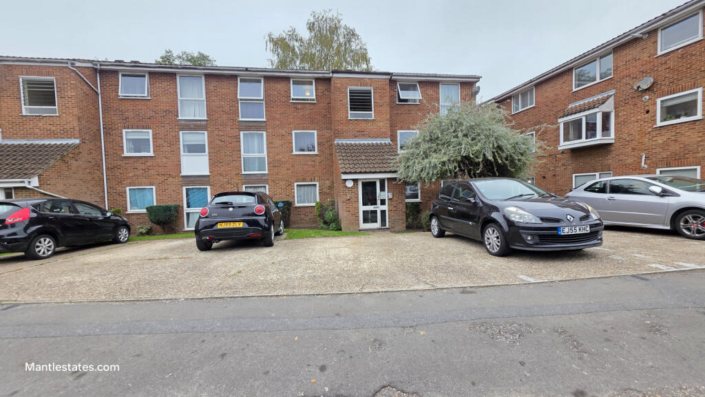 Main image of property: Shurland Avenue, East Barnet EN4 8DG