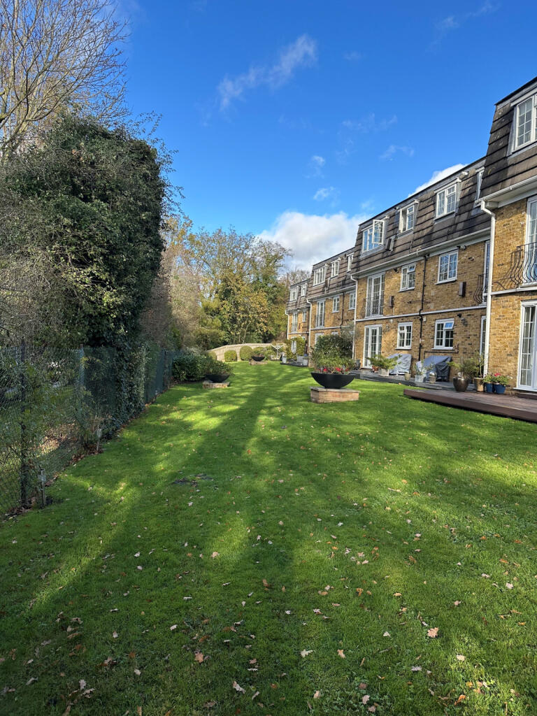 Main image of property: Amesbury Court, 11 Crofton Way, Enfield EN2