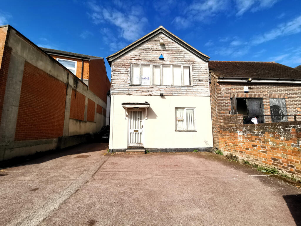 Main image of property: High Street, Braintree CM7 1JP