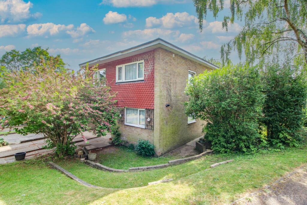 Main image of property: The Hoe, Carpenders Park
