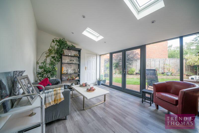 3 bedroom detached house for sale in Byewaters, Croxley Green, WD18