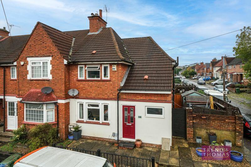 3 bedroom semidetached house for sale in Rickmansworth Road, Watford, WD18