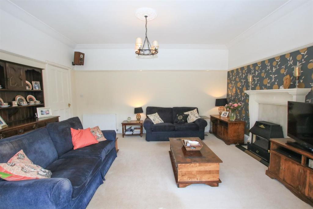 5 bedroom semidetached house for sale in Windsor Road, Doncaster, DN2
