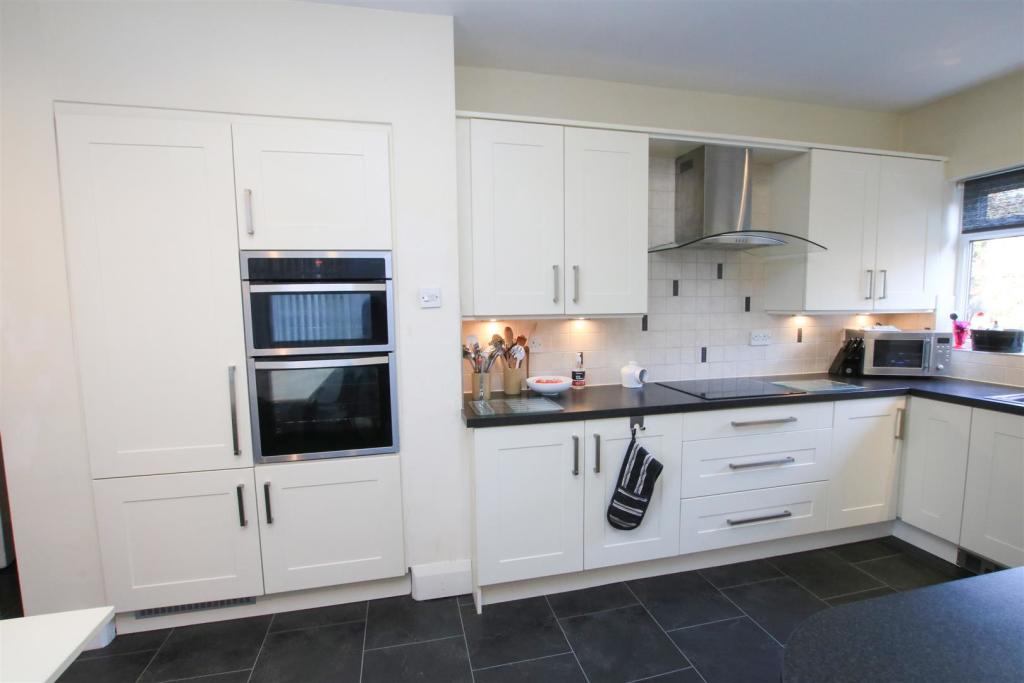 5 bedroom semidetached house for sale in Windsor Road, Doncaster, DN2