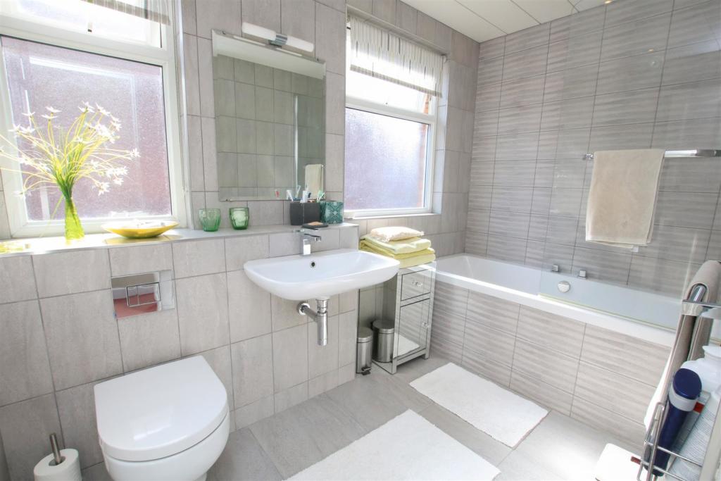 5 bedroom semidetached house for sale in Windsor Road, Doncaster, DN2