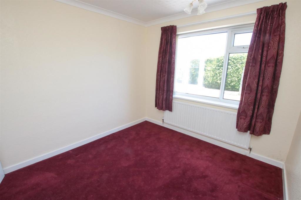 3 bedroom detached bungalow for sale in Ivanhoe Way, Sprotbrough