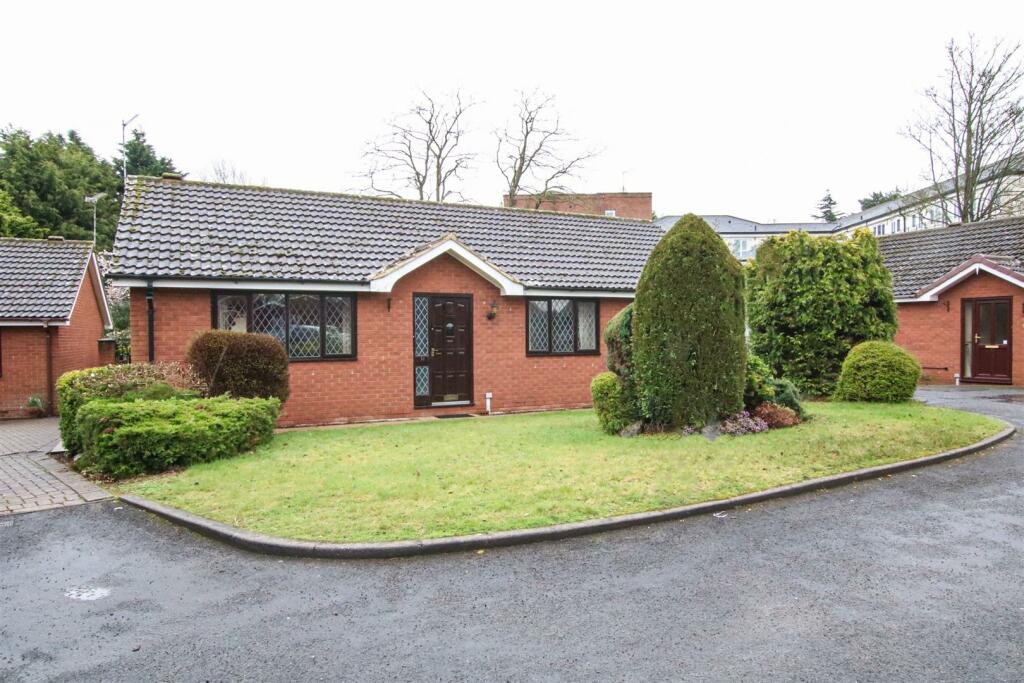 2 bedroom detached bungalow for sale in Convent Grove, Off Bawtry Road, Bessacarr, Doncaster, DN4