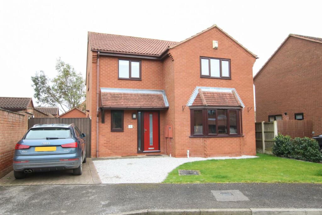 4 bedroom detached house for sale in Ashdown Way, Misterton, Doncaster