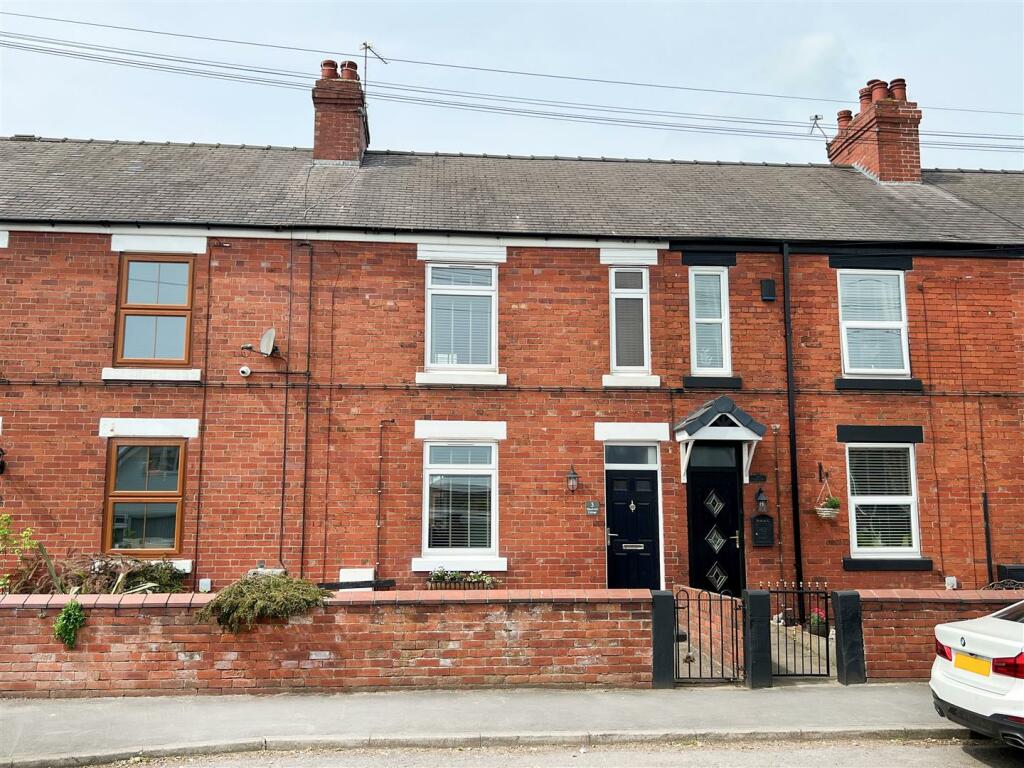 2 bedroom terraced house for sale in Woodview, Branton, Doncaster, DN3