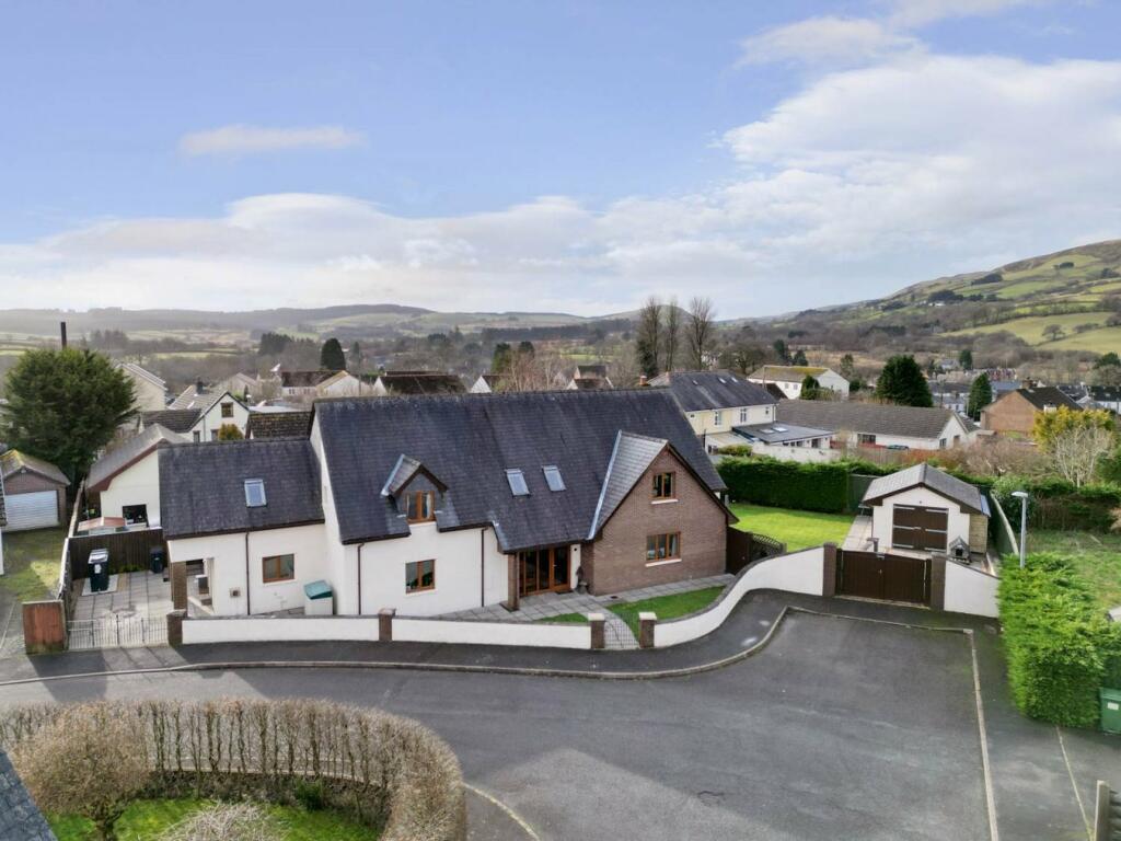5 bedroom detached house for sale in Erw Haf, Llanwrtyd Wells, LD5