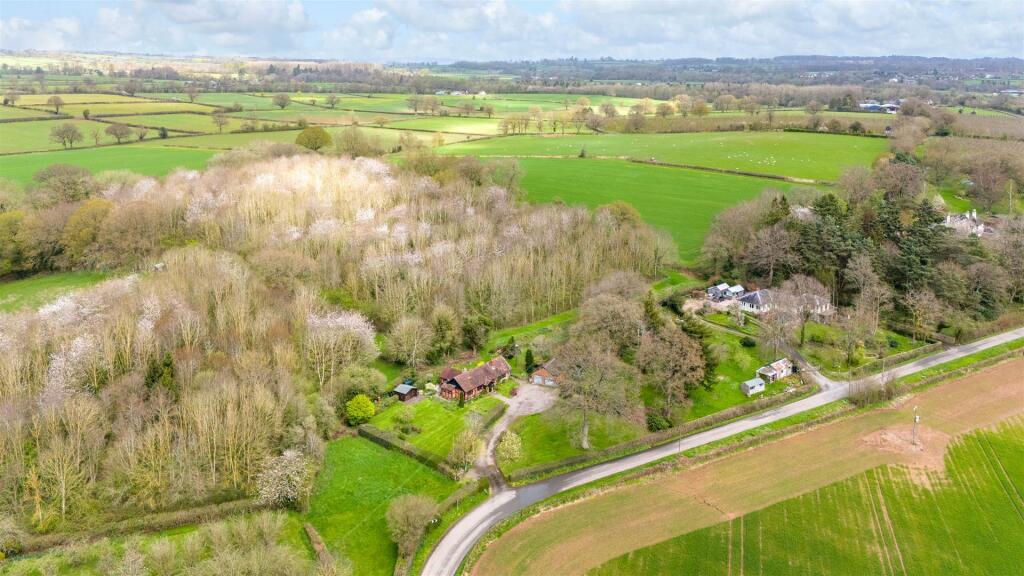 3 bedroom detached bungalow for sale in Almeley Road, Eardisley, HR3