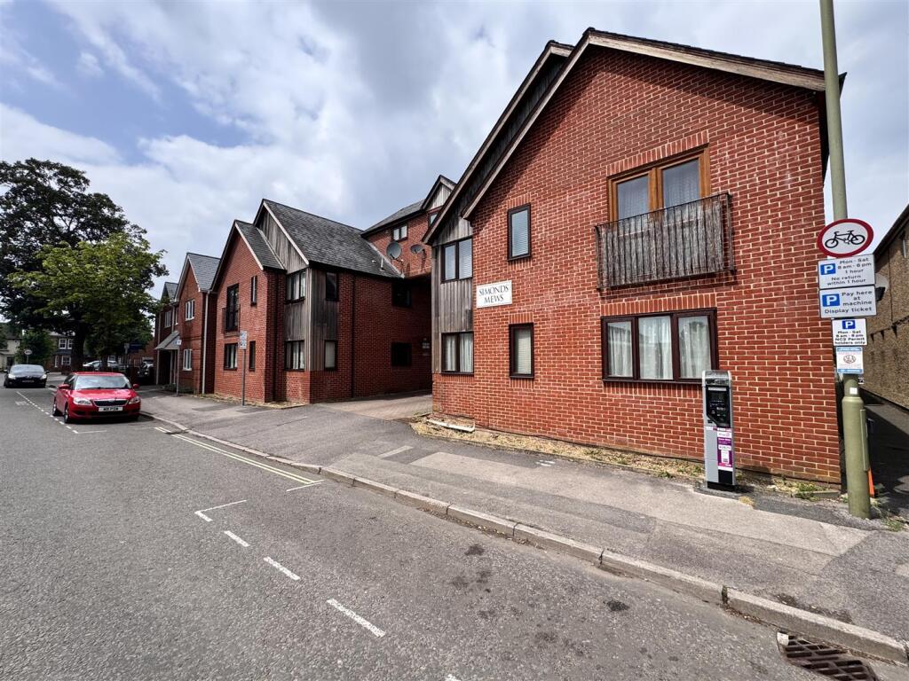 Main image of property: Queens Road, Farnborough