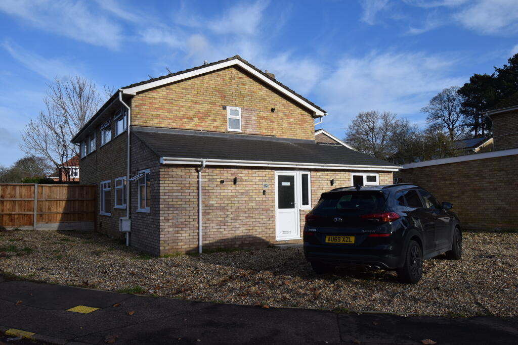 Main image of property: Room 2, 82 Leng Crescent