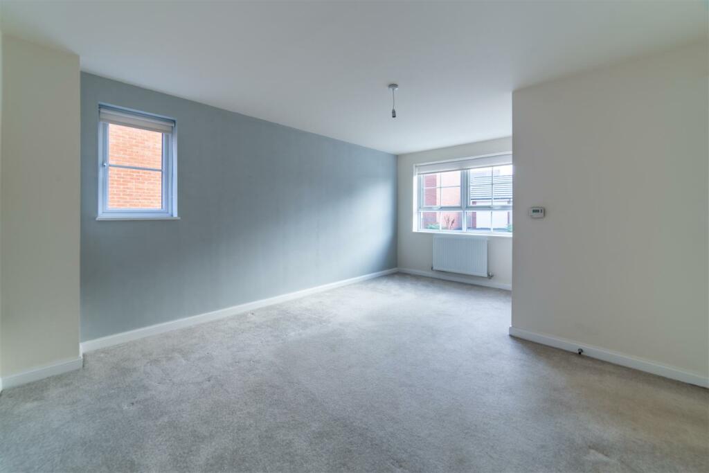 3 bedroom semidetached house for rent in Ascot Drive, North Gosforth