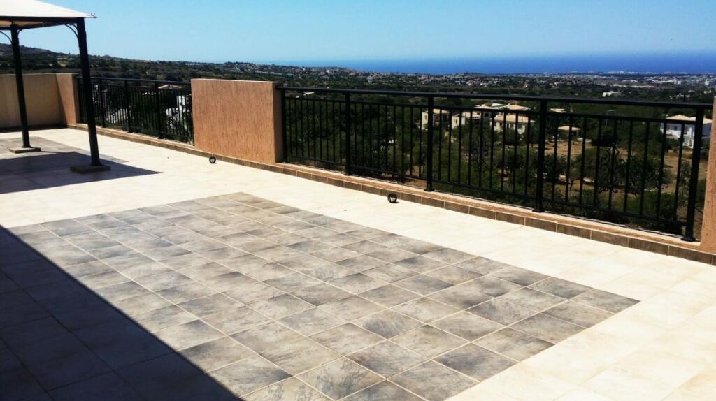 Penthouse for sale in Paphos, Mesa Chorion