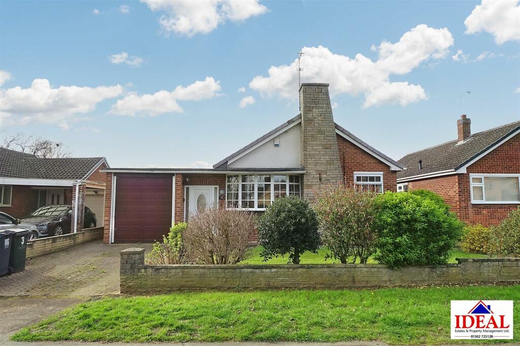 3 bedroom detached bungalow for sale in Mill Lane, Skellow, Doncaster, DN6