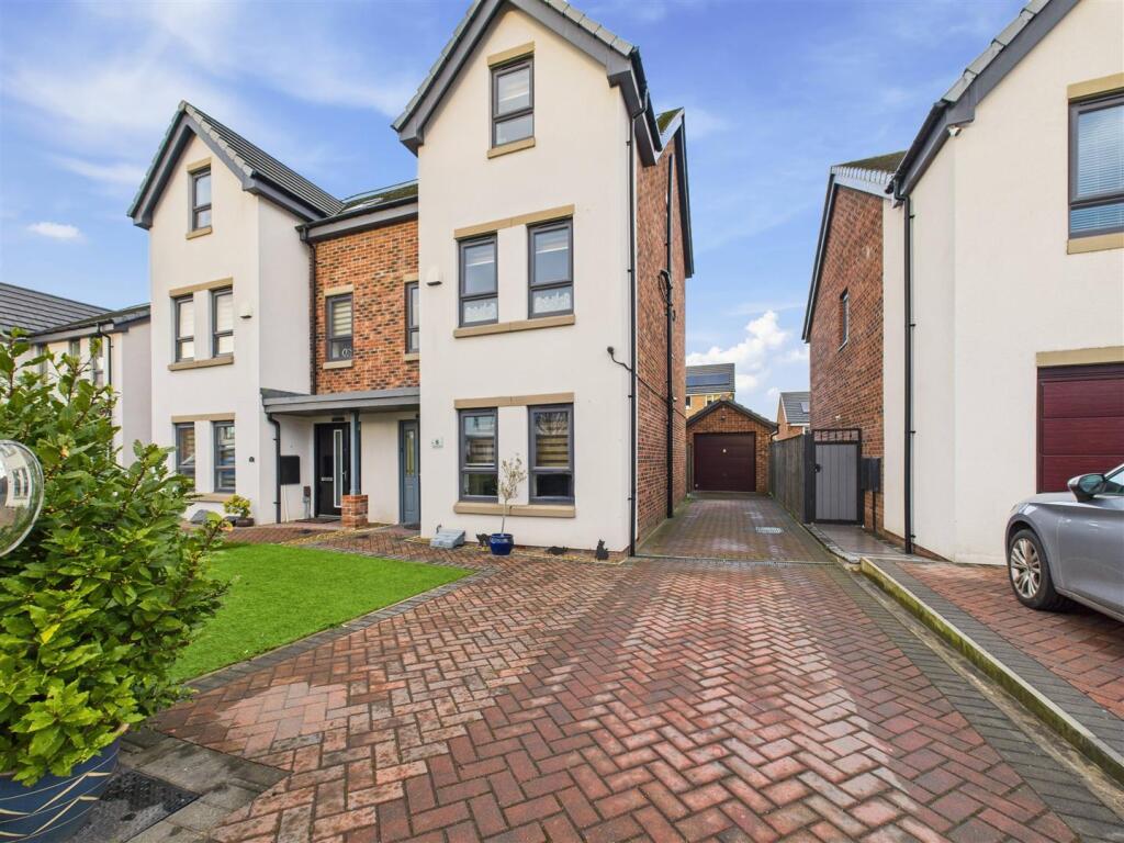 Main image of property: Waverley Walk, Waverley