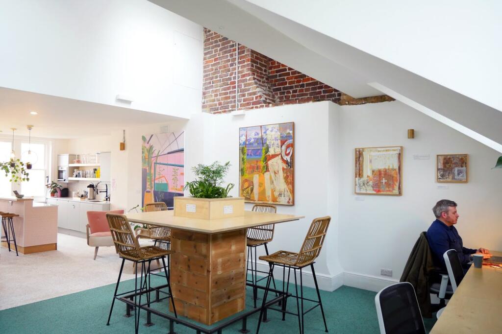 Additional property image - 83 Queens Road, Brighton, BN1 3XE