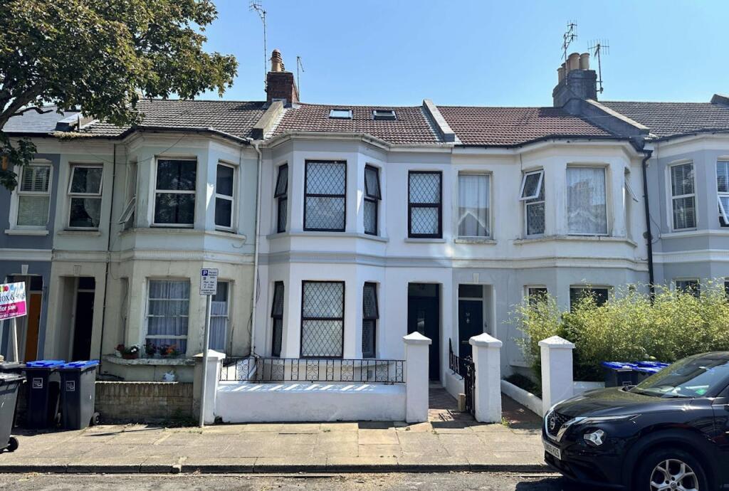 Main image of property: 52 Ashdown Road, Worthing, BN11 1DE