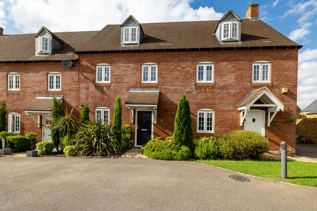 4 bedroom terraced house for sale in 24 Millers Way Middleton Cheney Banbury OX17 2GA, OX17