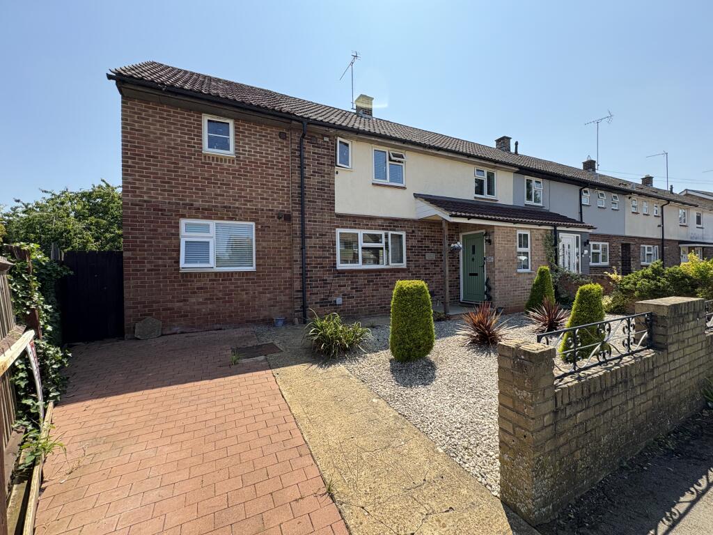 Main image of property: 164 Edmunds Road Banbury OX16 0PL