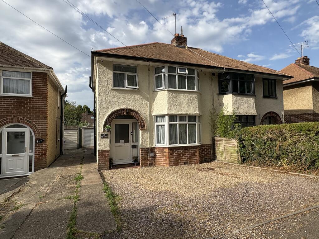 Main image of property: 49 Sinclair Avenue Banbury OX16 1BG