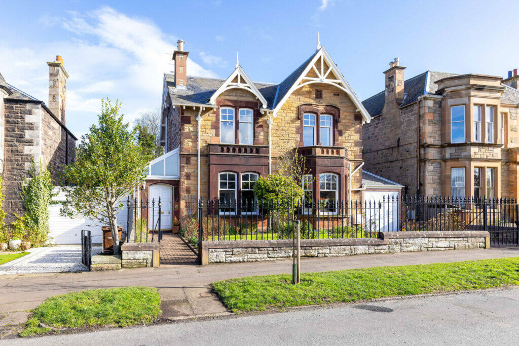 5 bedroom detached house for sale in 31 Durham Road, Duddingston