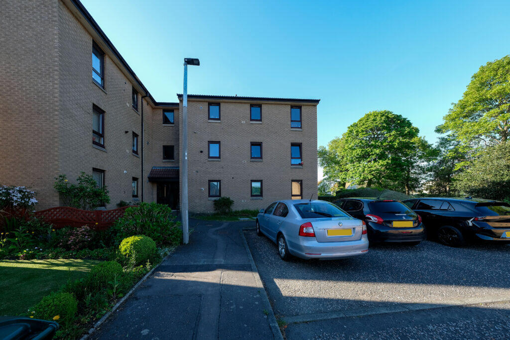 Main image of property: Flat 3, 16 Easter Warriston, Edinburgh, EH7 4QX