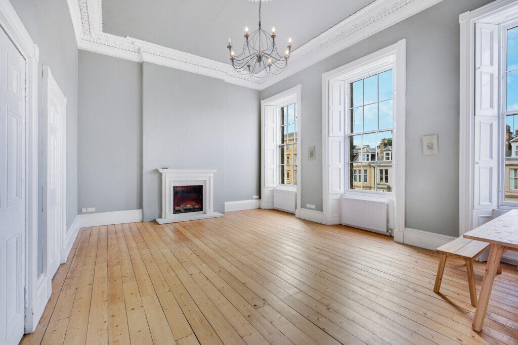 Main image of property: 15 Newington Road, Newington, Edinburgh, EH9 1QR