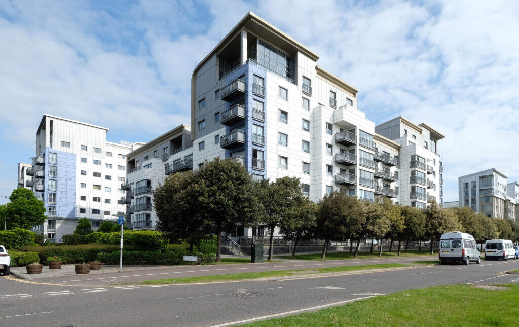 Main image of property: Flat 2, 2 Western Harbour Terrace, Edinburgh, EH6 6JQ