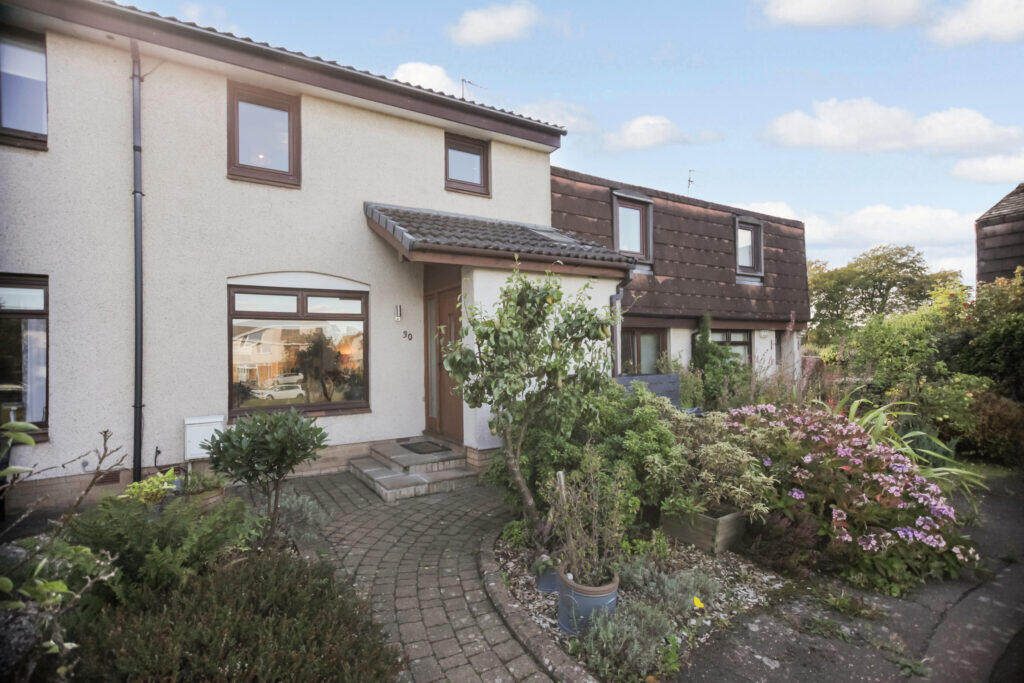 Main image of property: 30 Buckstone Howe, Edinburgh, EH10 6XF