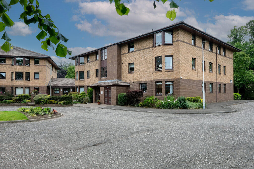 Main image of property: 2/30 Barnton Avenue West, Barnton, Edinburgh,  EH4 6EB