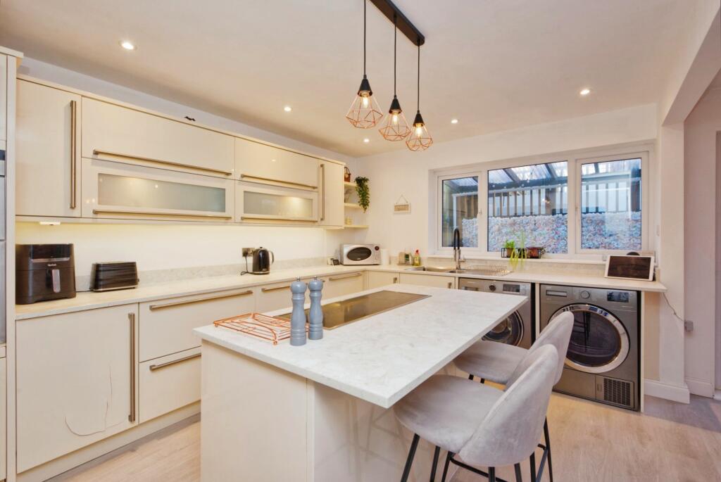 Additional property image - Manor Valley, Weston-super-Mare - MILTON HILLSIDE